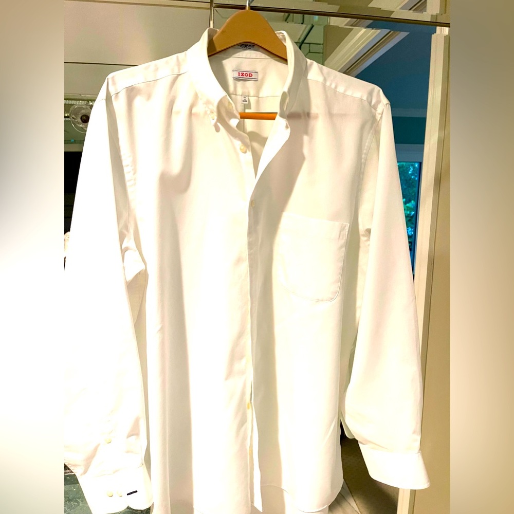 IZOD Mens Large white Shirt